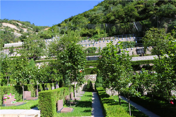 北京哪个墓地绿化比较好(八达岭陵的墓碑贵吗)